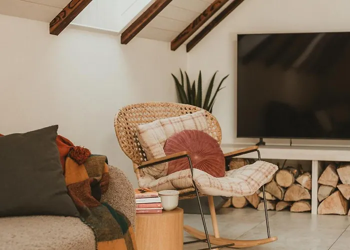 Daleko Do Sufitu - Twoj Azyl W Sercu Gorcow Nyaraló