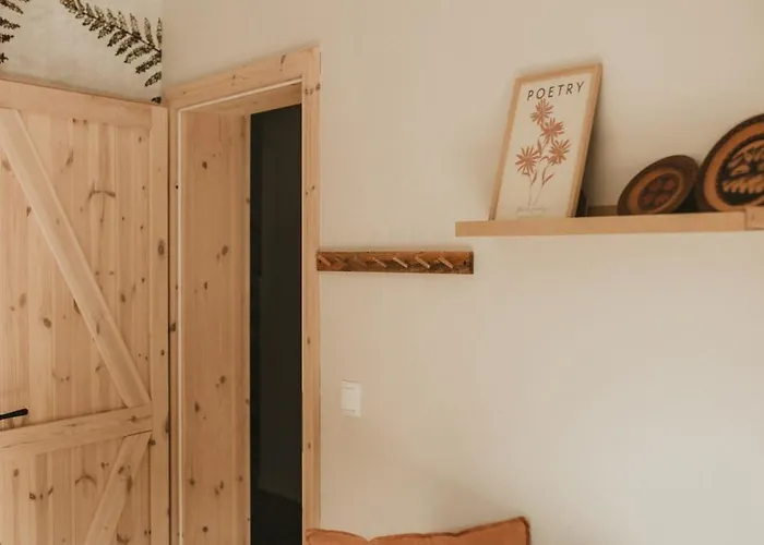 Daleko Do Sufitu - Twoj Azyl W Sercu Gorcow